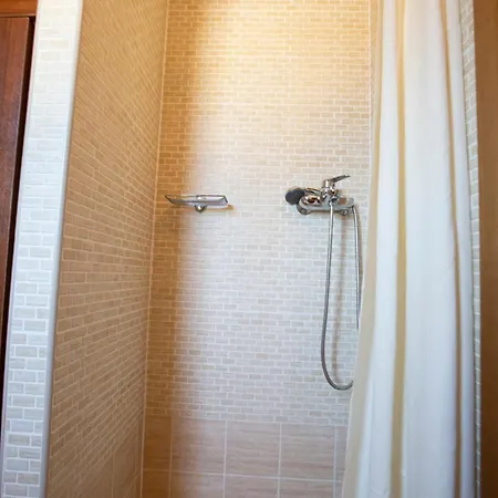 Eco Stone With Private Pool And Jacuzzi Kalandra