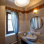 Eco Stone With Private Pool And Jacuzzi Kalandra