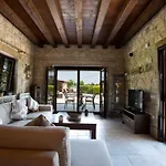 Eco Stone With Private Pool And Jacuzzi