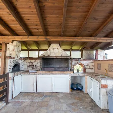 Eco Stone With Private Pool And Jacuzzi Kalandra