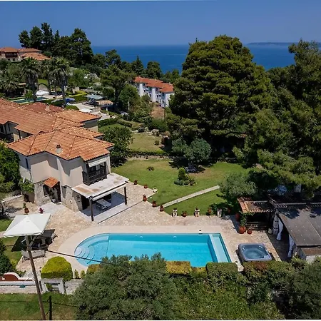 Eco Stone With Private Pool And Jacuzzi Каландра