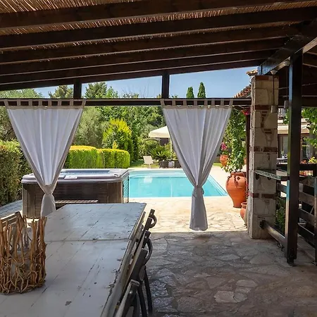 Eco Stone With Private Pool And Jacuzzi Вилла