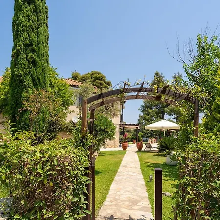 Eco Stone With Private Pool And Jacuzzi