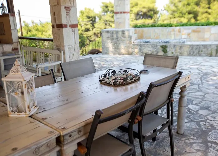 Eco Stone With Private Pool And Jacuzzi * Καλάνδρα
