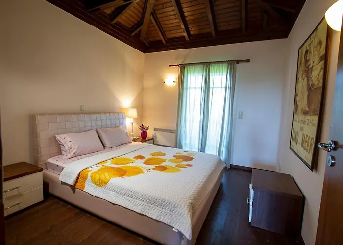 Βίλα Eco Stone With Private Pool And Jacuzzi Καλάνδρα