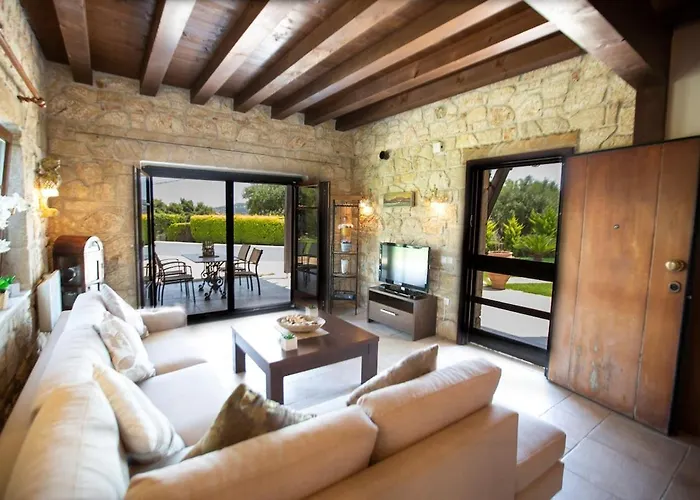 Eco Stone With Private Pool And Jacuzzi Καλάνδρα