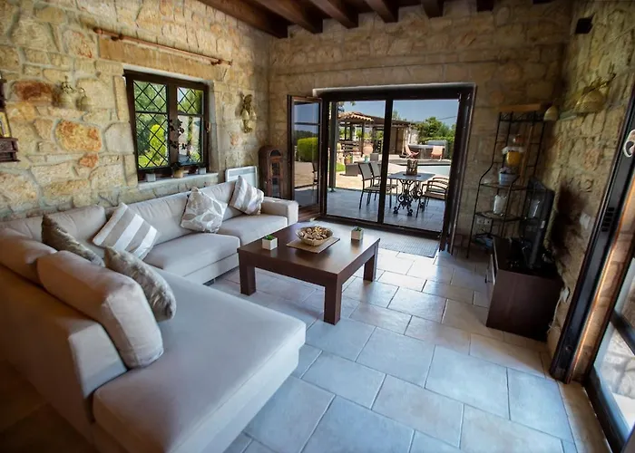 Eco Stone With Private Pool And Jacuzzi Βίλα