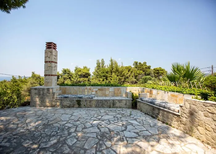 Eco Stone With Private Pool And Jacuzzi Καλάνδρα